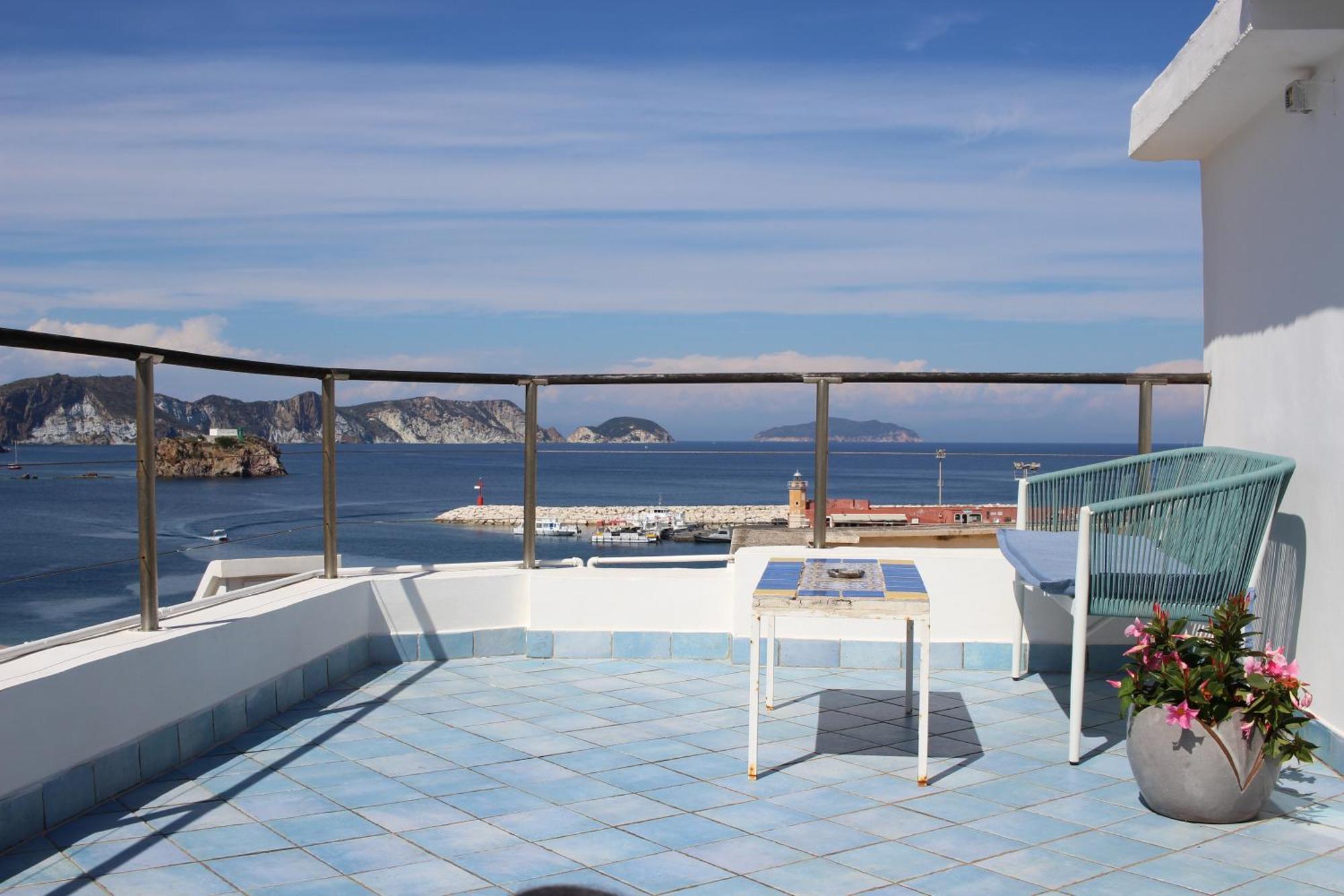 Apartament La Mansarda Sul Porto Ponza Zewnętrze zdjęcie